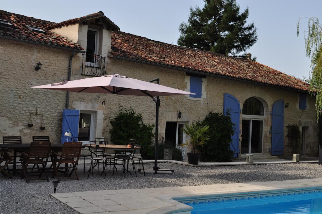 Chambres D'Hotes La Grange Au Bois Champagne-et-Fontaine Esterno foto
