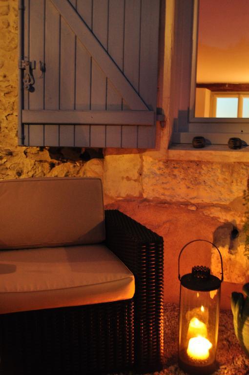 Chambres D'Hotes La Grange Au Bois Champagne-et-Fontaine Esterno foto
